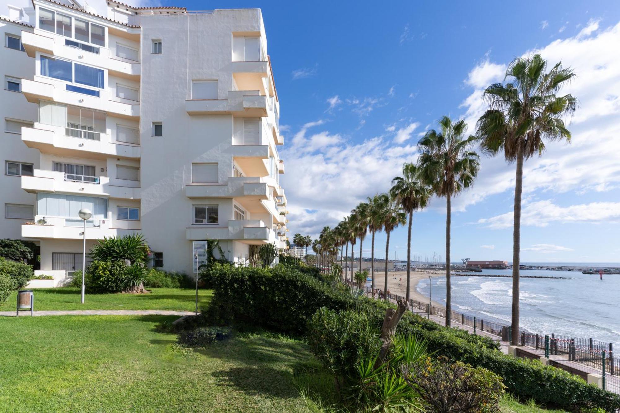 Luxury On The Beachfront Apartamento