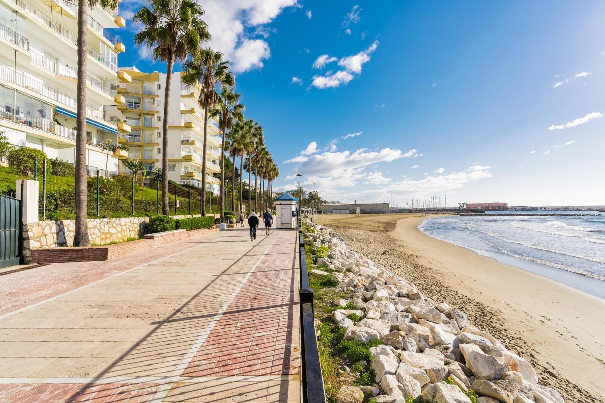 Luxury On The Beachfront Apartamento *