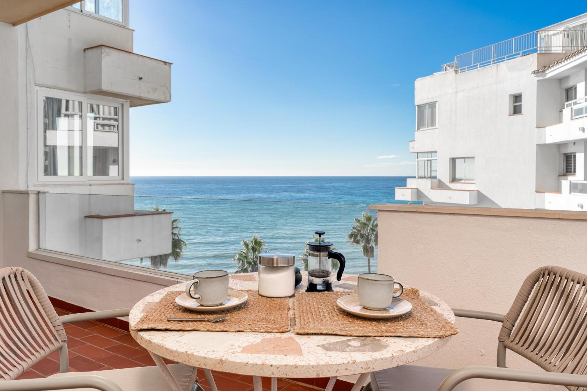 Luxury On The Beachfront Apartamento Marbella