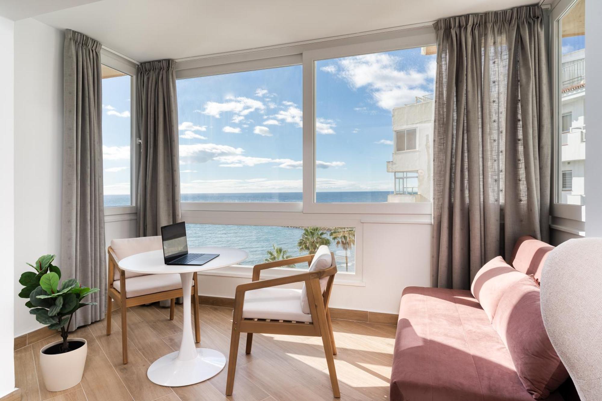 Luxury On The Beachfront Apartamento